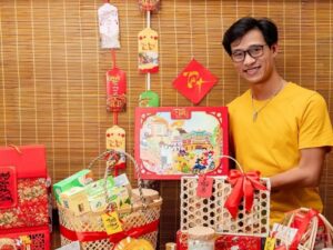 Hiện nay, khách du lịch cũng đang ưu tiên mua các sản phẩm khởi nghiệp, OCOP để làm quà tặng sau chuyến đi.