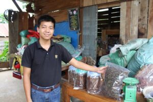 Bền Chí Thịnh với các sản phẩm dược liệu khô của gia đình