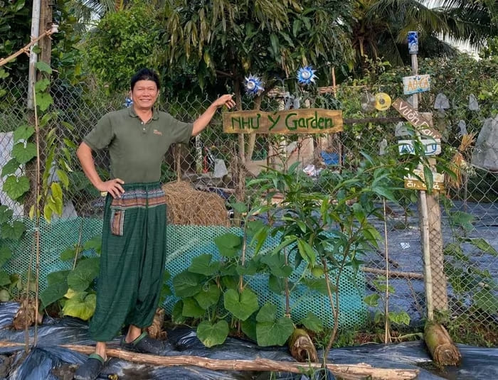 Chồng chị Phan Thị Hải Yến - anh Phạm Quang Khải (phường Khánh Hậu, TP.Tân An) luôn đồng hành cùng chị trong quá trình bỏ phố về vườn khởi nghiệp