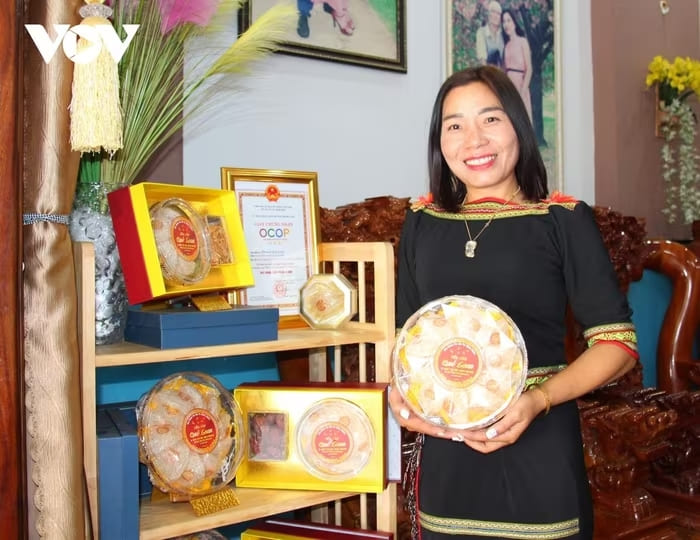 Sản phẩm yến sào của cô giáo Mó H'Loan trở thành sản phẩm OCOP 3 sao đầu tiên ở xã vùng III Ea Hiu, Krông Pắc