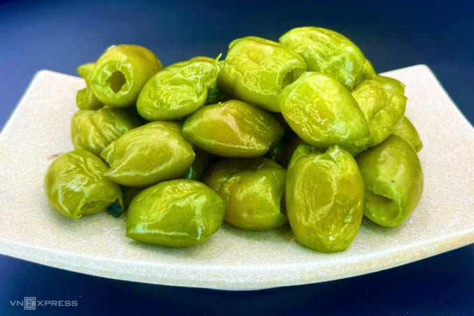 Cà na tách hạt chua ngọt
