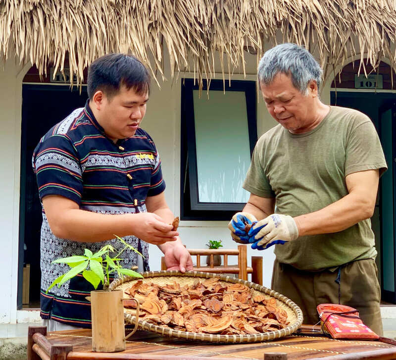Anh Minh Nghĩa và sản phẩm trà Huyết Đằng Boong home (Cao Bằng), với tâm huyết đưa trà địa phương đến với đông đảo khách du lịch