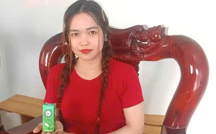 Chị Trần Thị Thu Hương, chủ dự án khởi nghiệp “Tinh dầu tràm Gái Chiến”