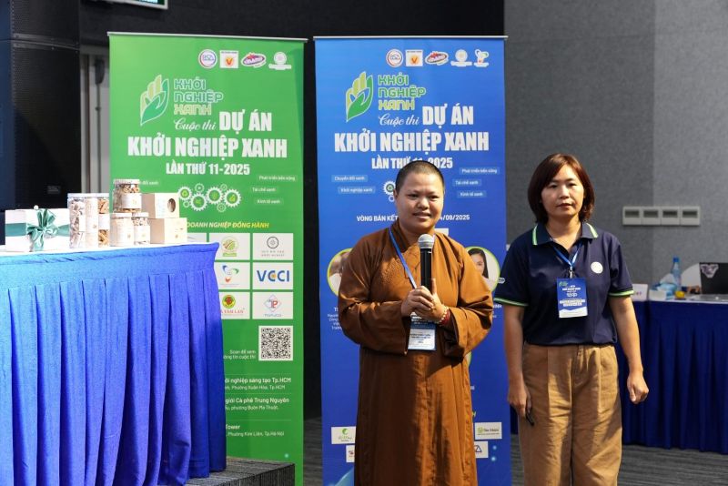 Ni cô Phan Ngọc Thanh và cộng sự
