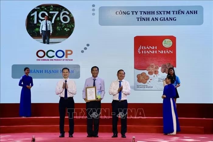Sản phẩm bánh hạnh nhân Tiến Anh đoạt giải tại hội thi sản phẩm OCOP tiêu biểu vùng Đồng bằng sông Cửu Long